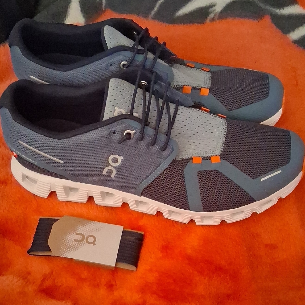 On Running Men's Navy and Gray Athletic Shoes